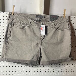 NWT boyfriend vintage stretch mid rise shorts